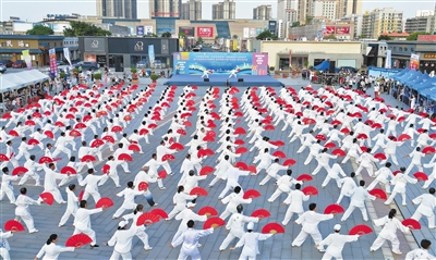 img, 本报记者刘